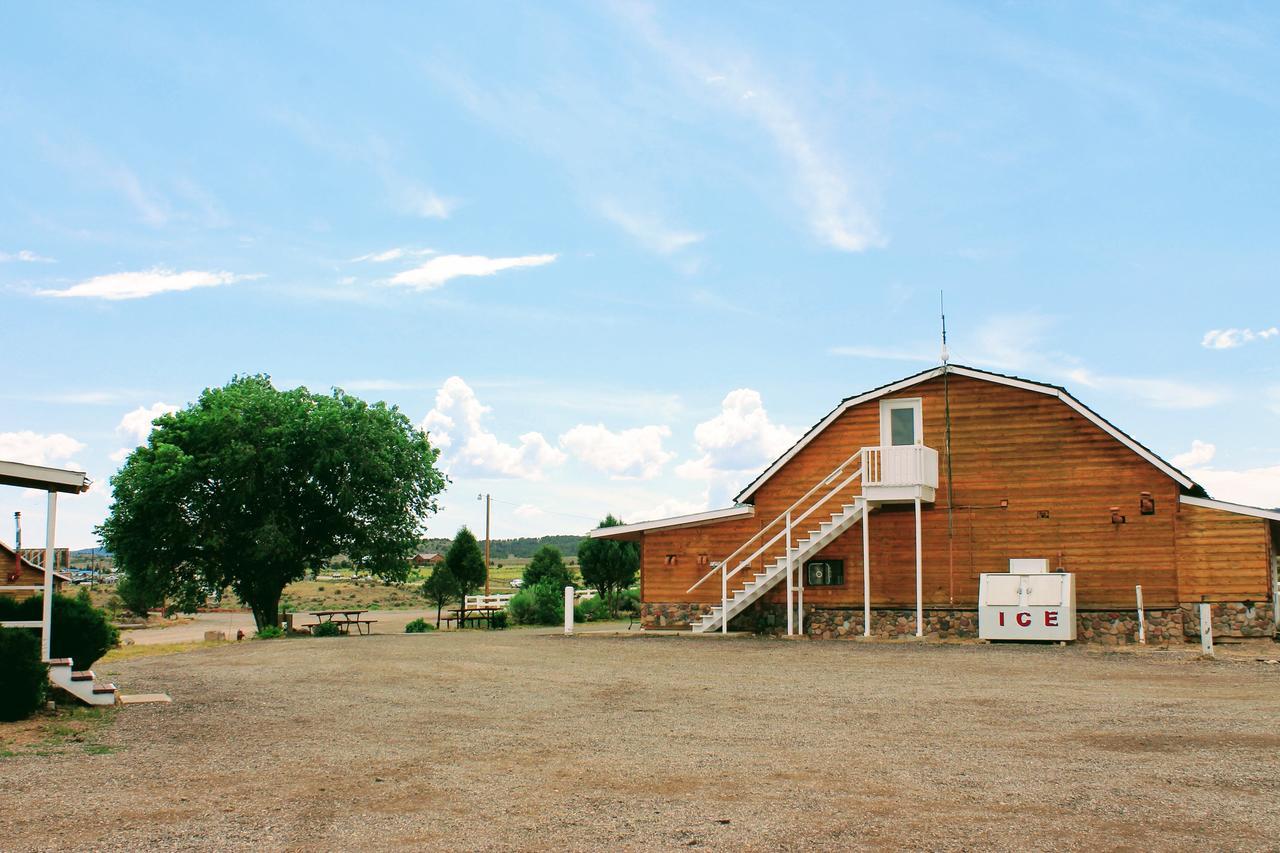 The Riverside Ranch Motel And Rv Park Southern Utah Hatch Εξωτερικό φωτογραφία